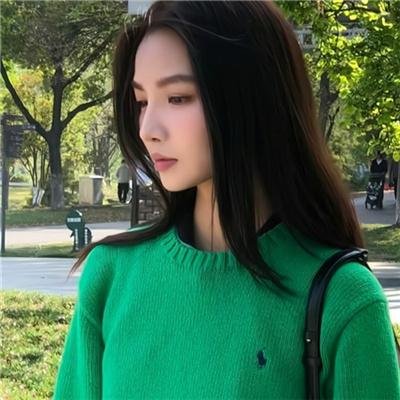 三女性